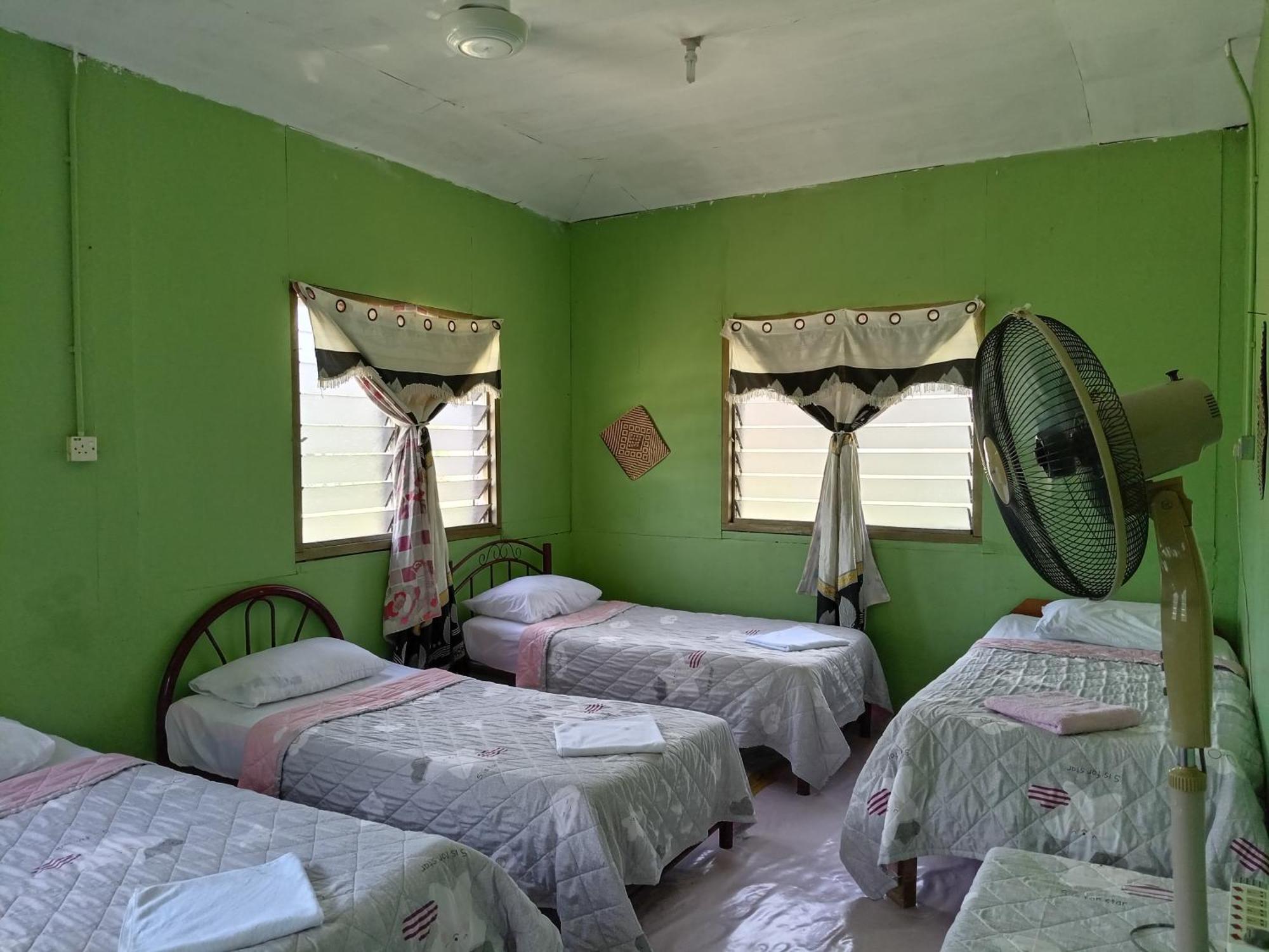 Mulu D Cave Homestay エクステリア 写真